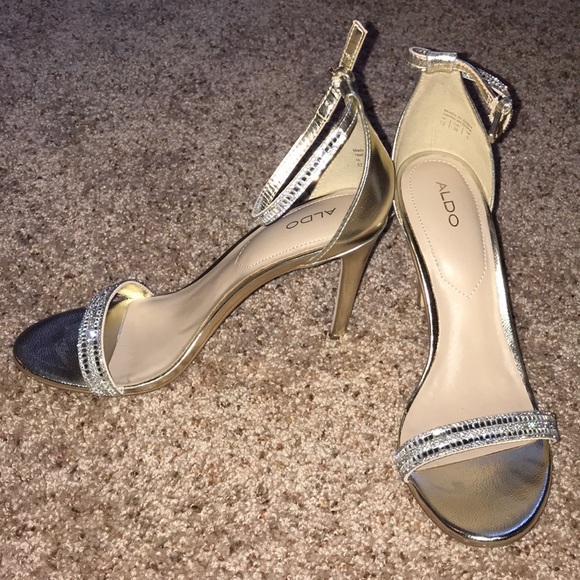 Gold/Silver Sparkly Aldo Heels - Picture 3 of 6